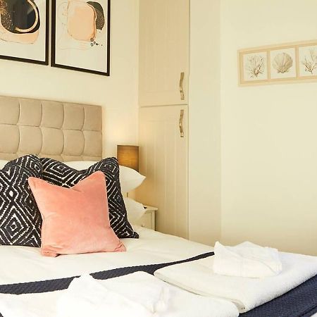 Sea View Serenity Breath Taking Sea View Sleeps 4 Scarborough Esterno foto